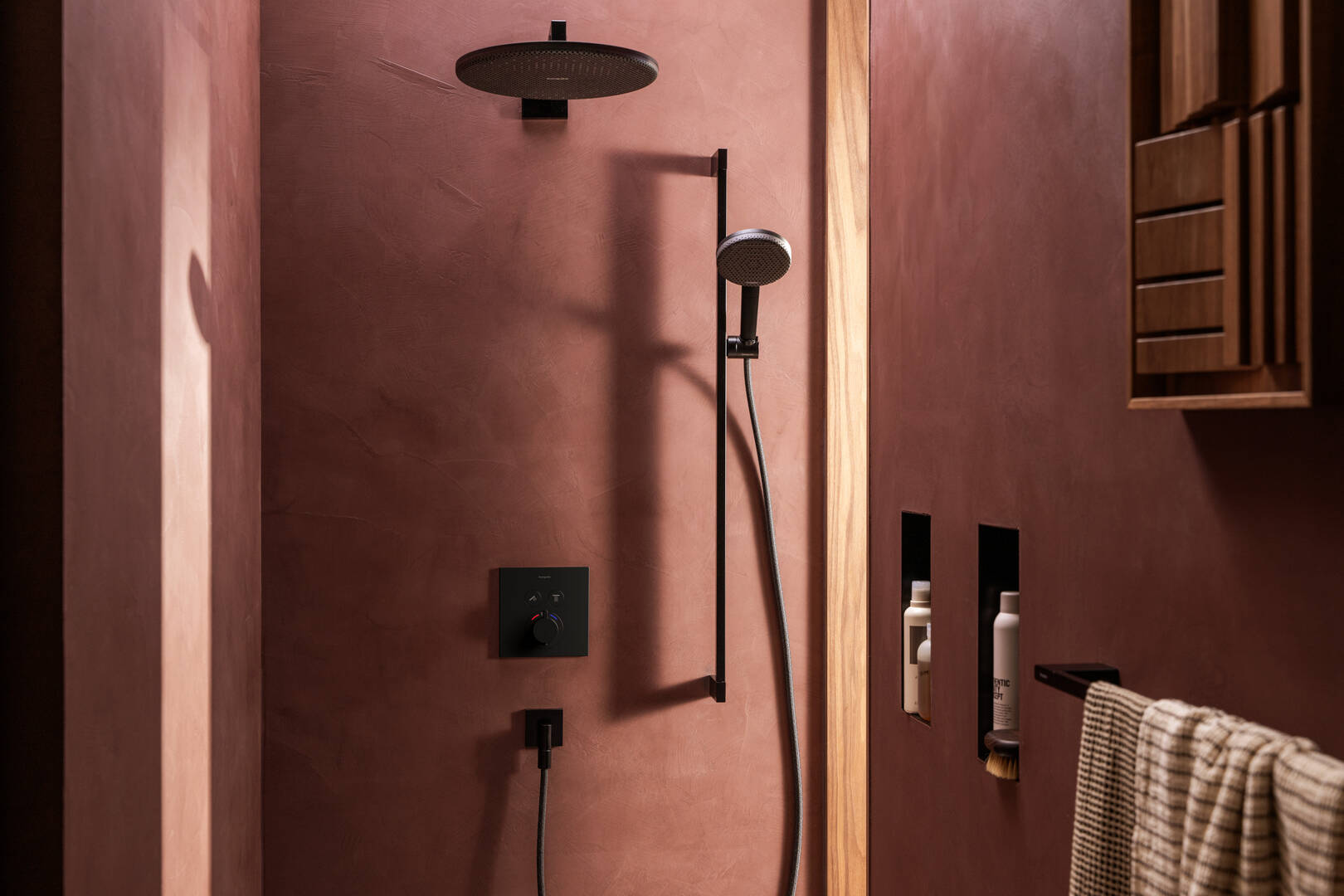 Close-up: Handshower 125 3-Jet 2.5 GPM 8