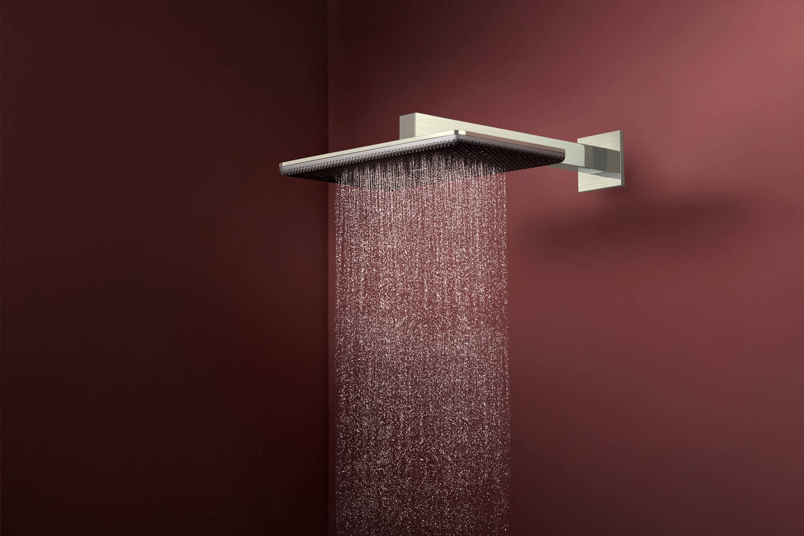 Close-up: Showerhead 210/340 2-Jet with Showerarm  2.5 GPM