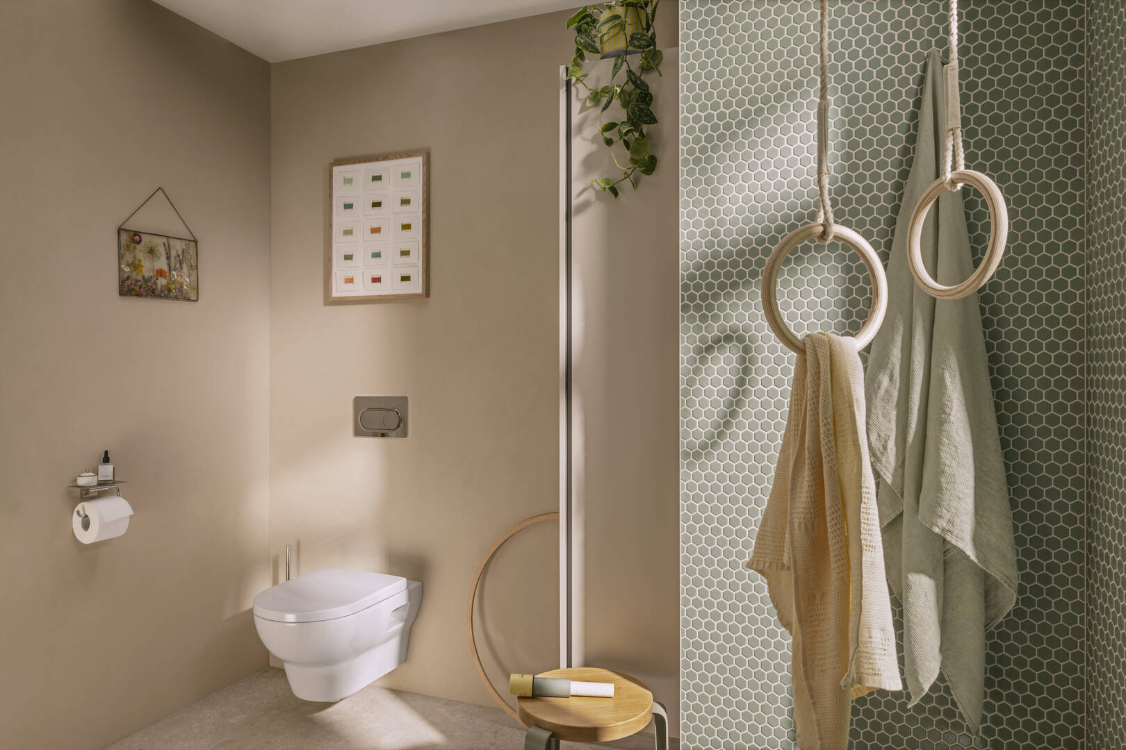 Detailný pohľad: Závesná WC sada 540 AquaChannel Flush s WC sedátkom a poklopom 3