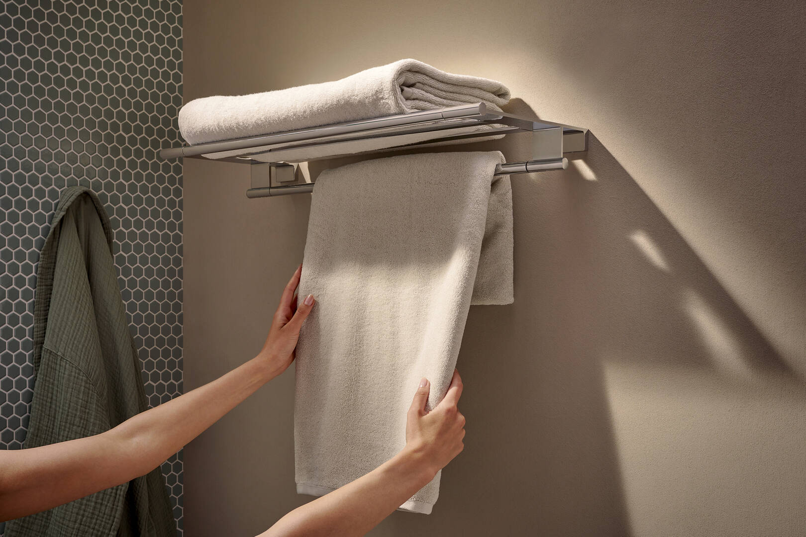 Primer plano: Toallero con barra 1