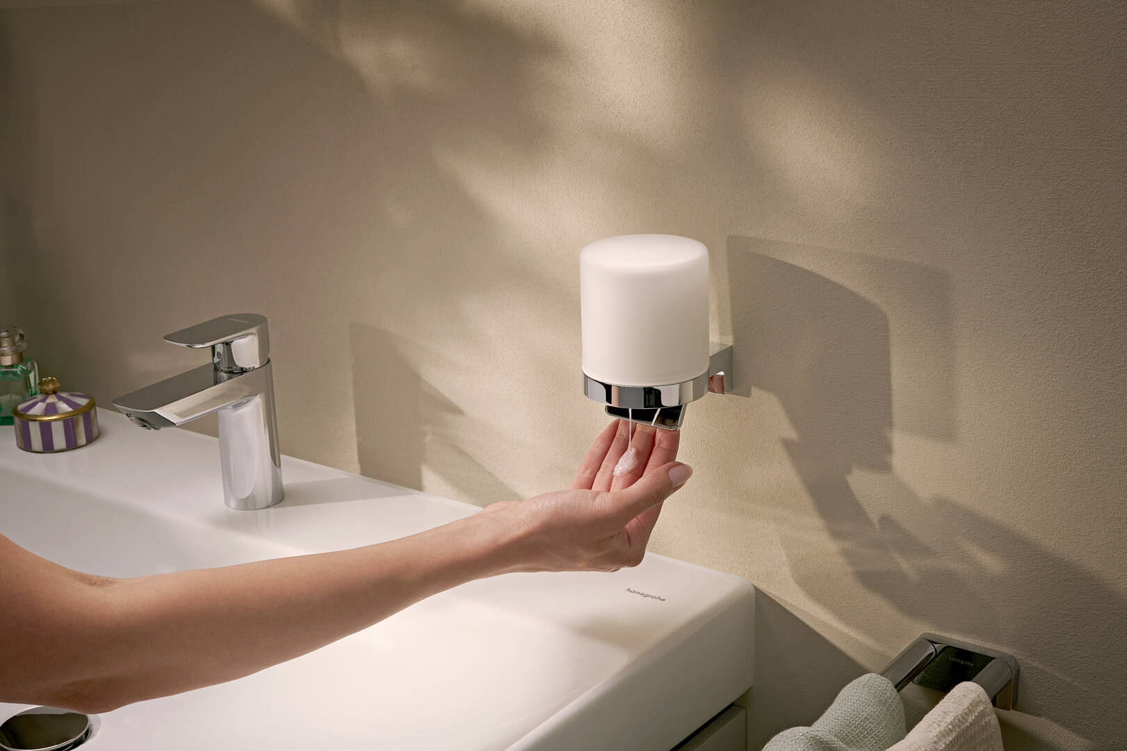 Közeli kép: Folyékonyszappan adagoló 1