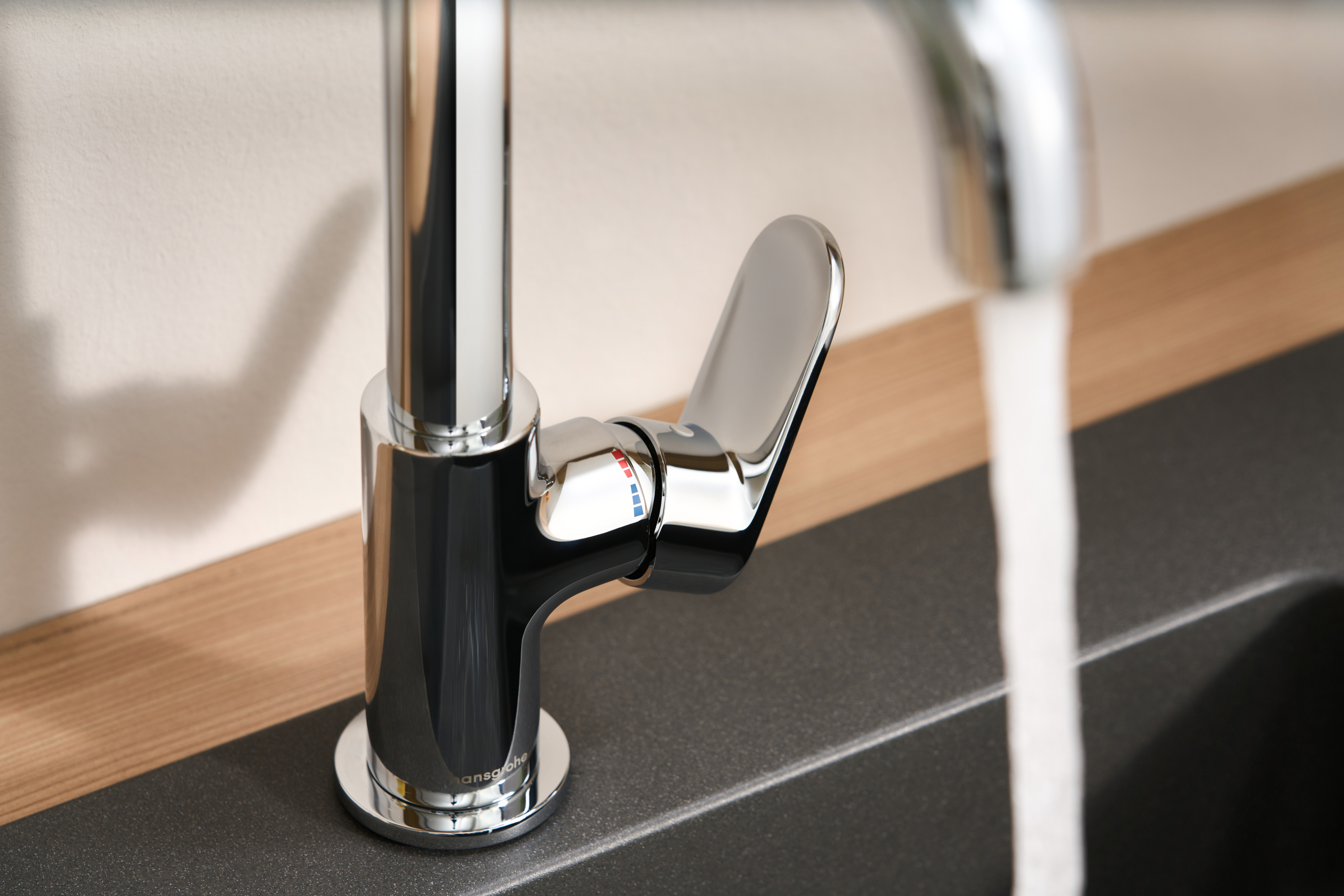 Close-up: 1-grepps köksblandare 260 1