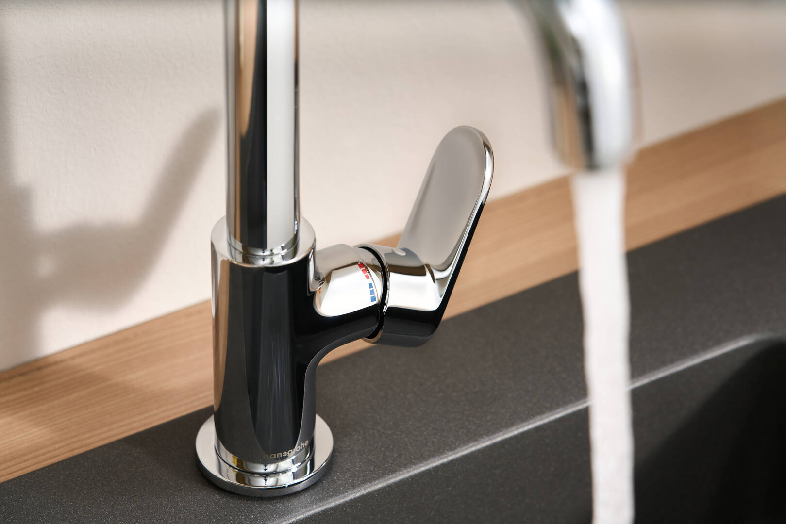 Close-up: 1-grepps köksblandare 260 1