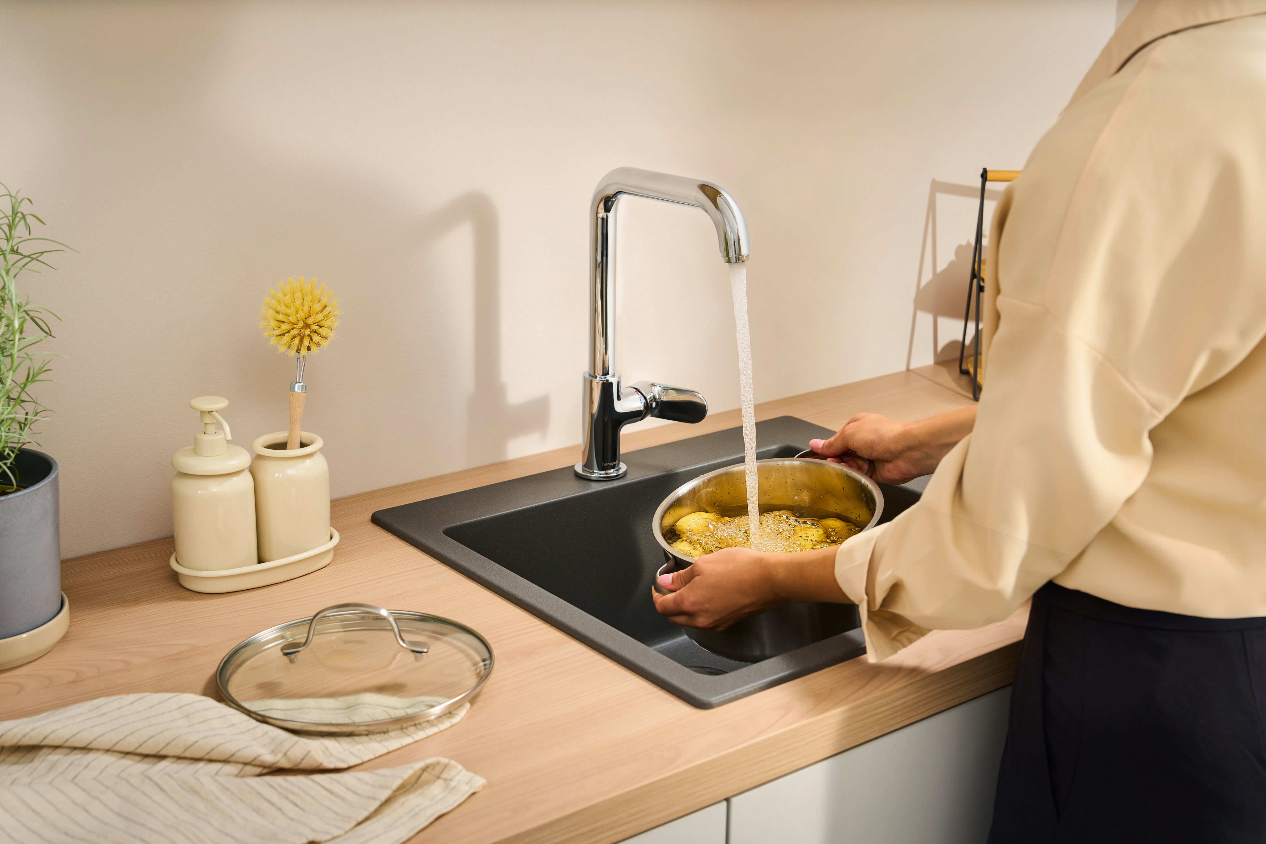 Close-up: 1-grepps köksblandare 260 3