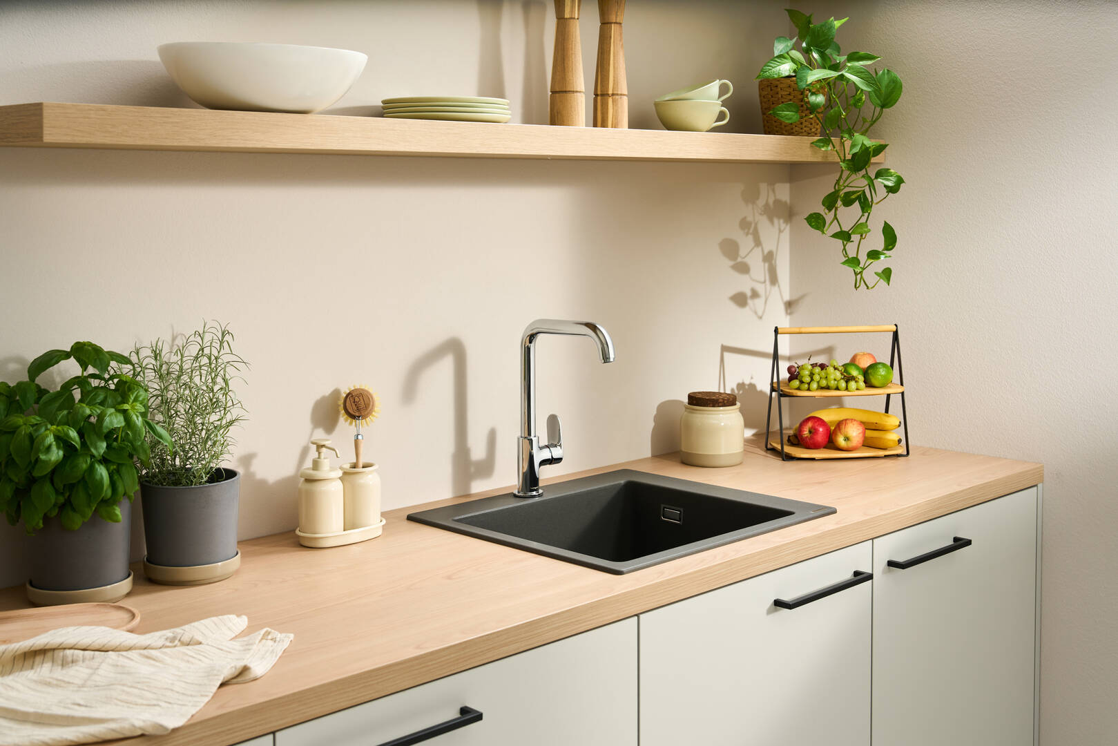 Close-up: 1-grepps köksblandare 260 9