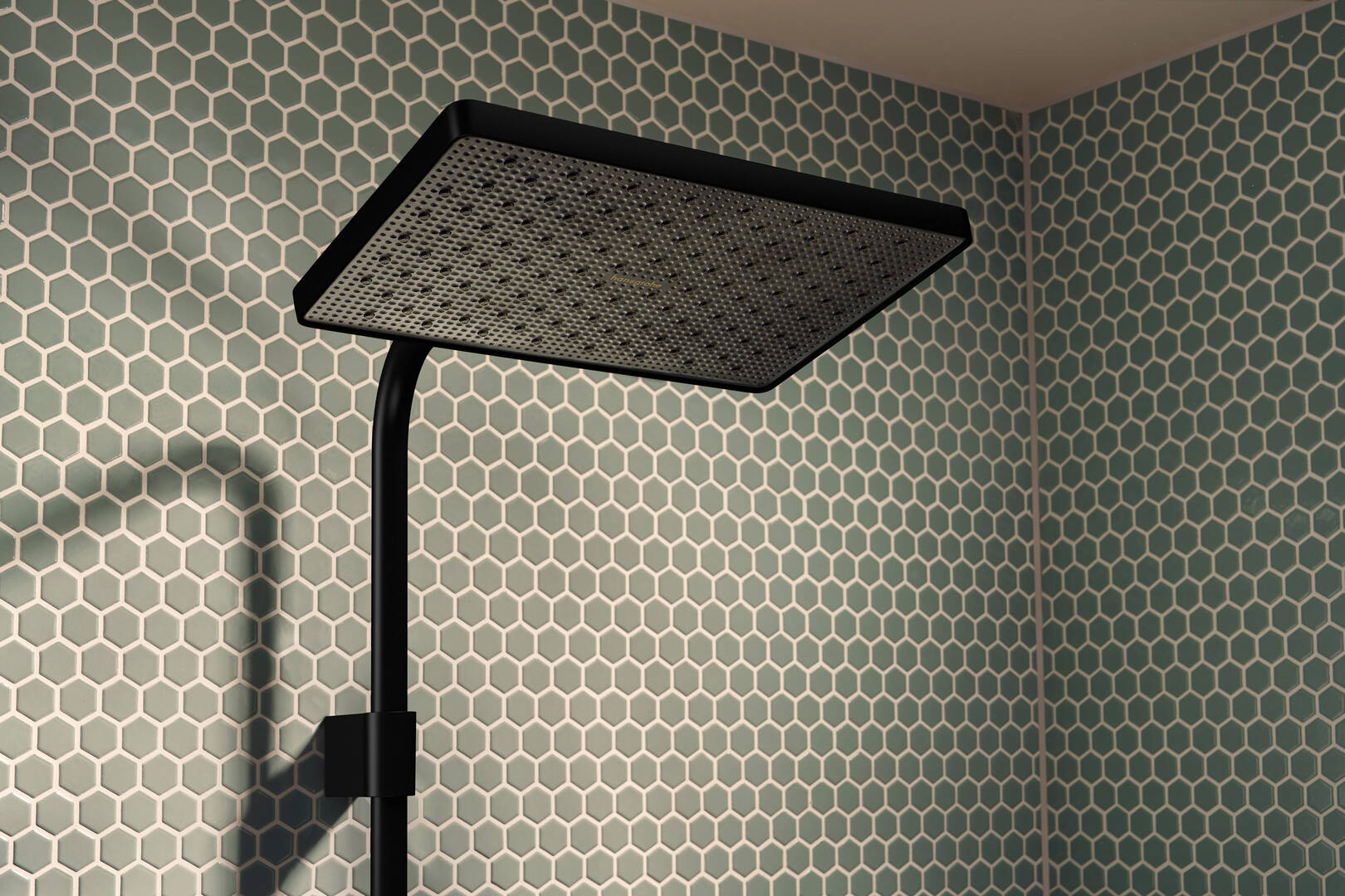 Primo piano: Showerpipe 290/180 1jet EcoSmart con ShowerTablet Select 360 Varia 9