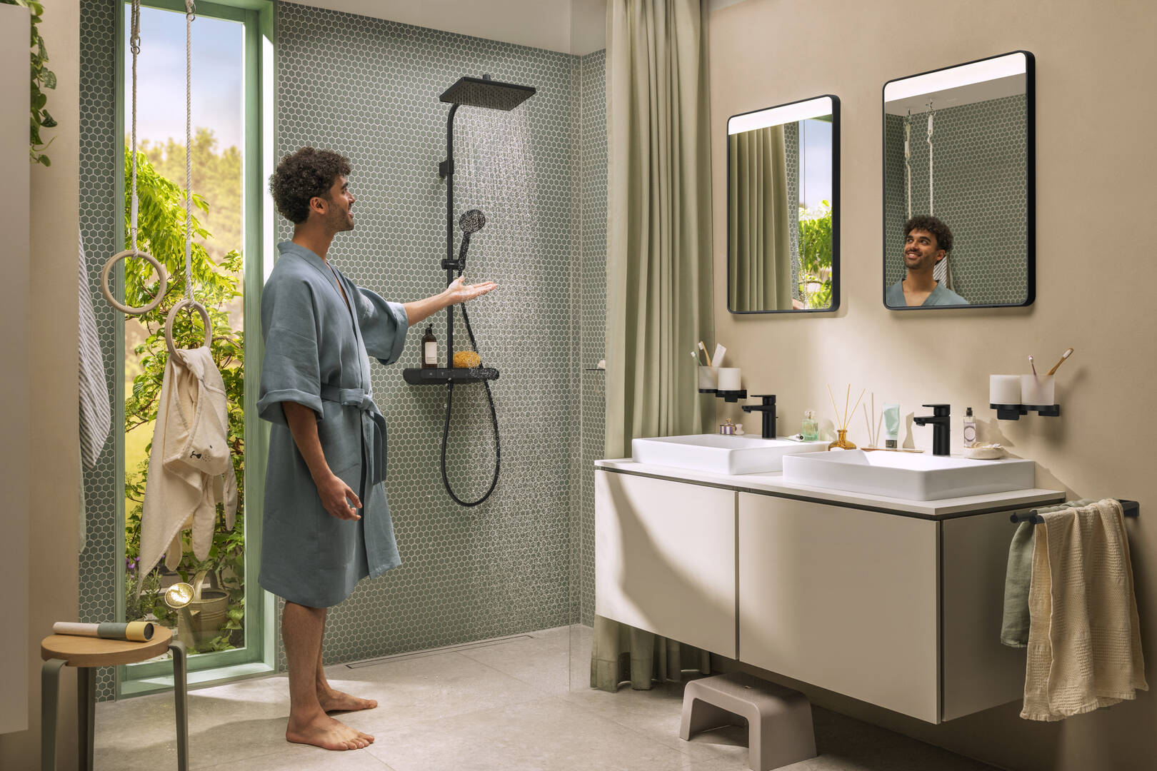 Primo piano: Showerpipe 290/180 1jet EcoSmart con ShowerTablet Select 360 Varia 1