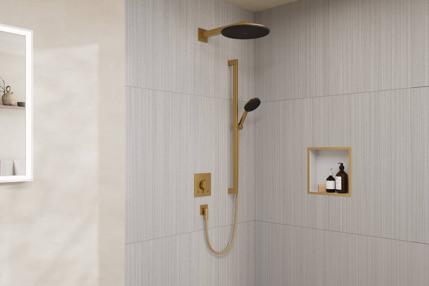 Close-up: Design doucheset 300 1jet met Ecostat Comfort E en het inbouwdeel iBox universal 2 1