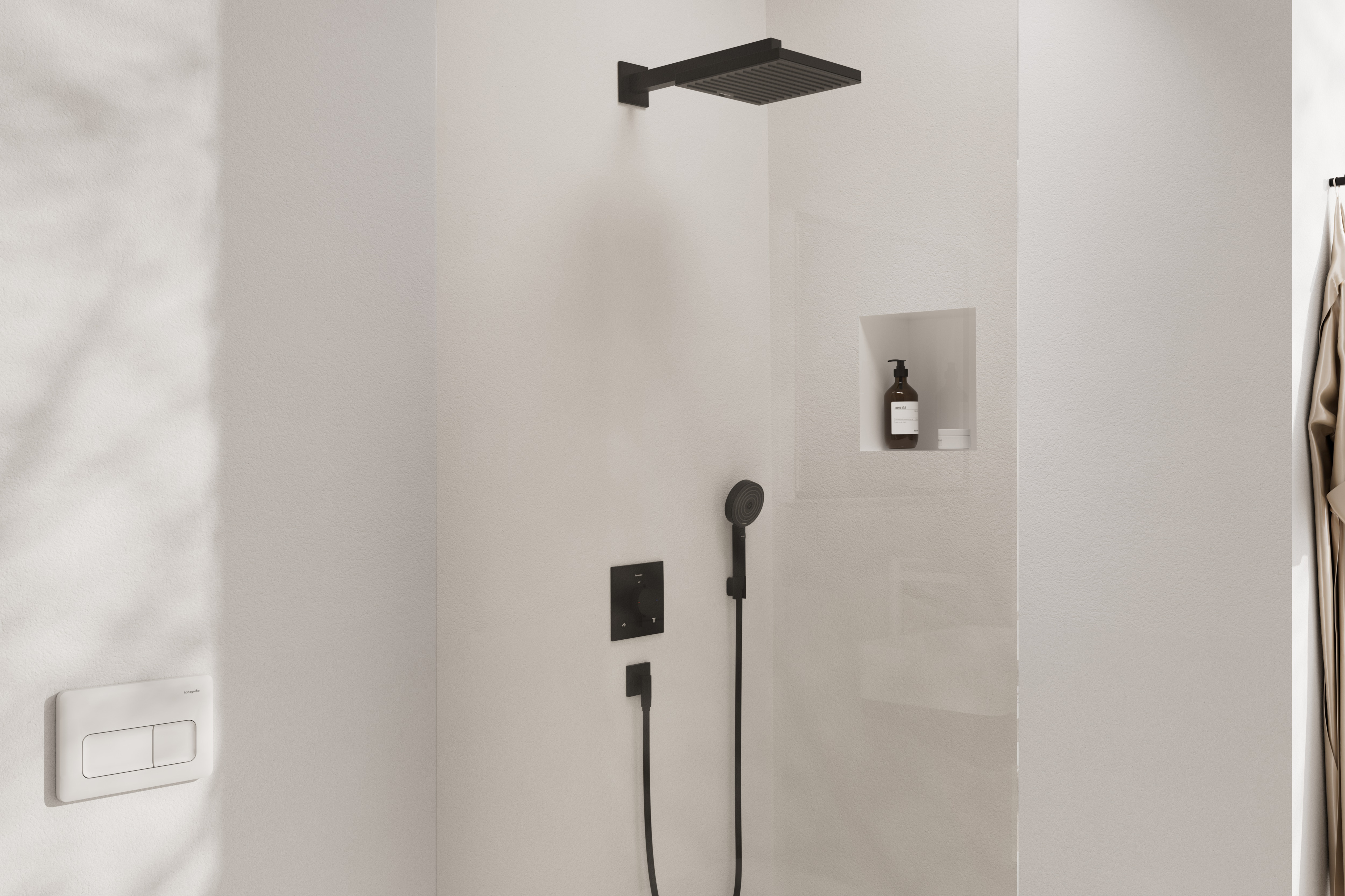 Primer plano: Set de ducha empotrado 260 1jet con Ecostat Comfort E y set básico iBox universal 2 1