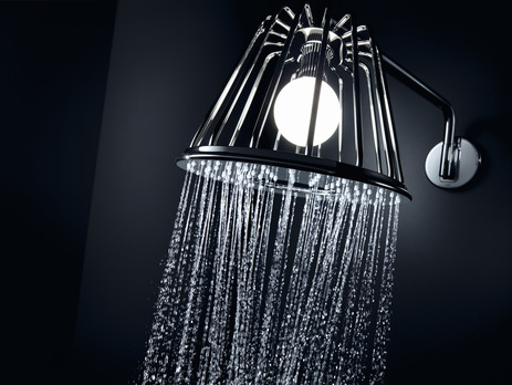 LampShower 1jet con brazo de ducha diseñado por Nendo